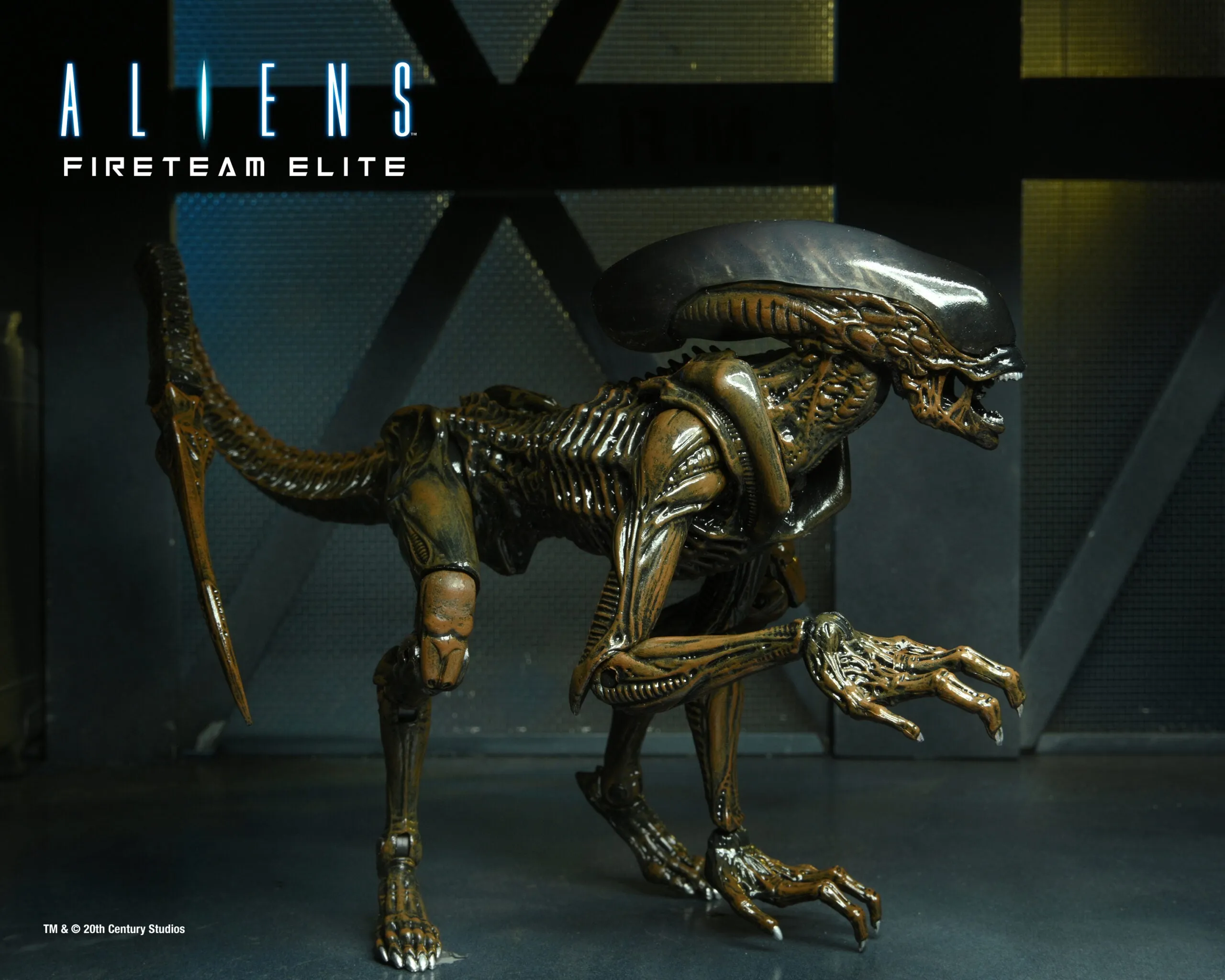 Aliens: Fireteam Elite (Set of 2) Prowler & Runner Alien 7″ Scale Action Figures - NECA