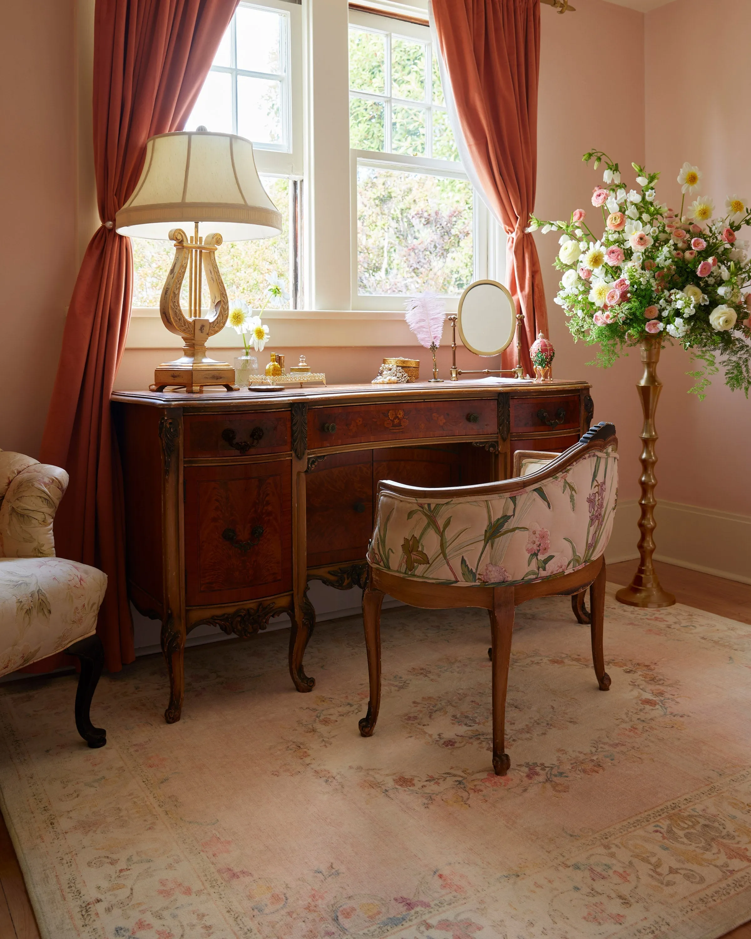 Bridgerton Lady Whistledown Vintage Pink Tufted Rug